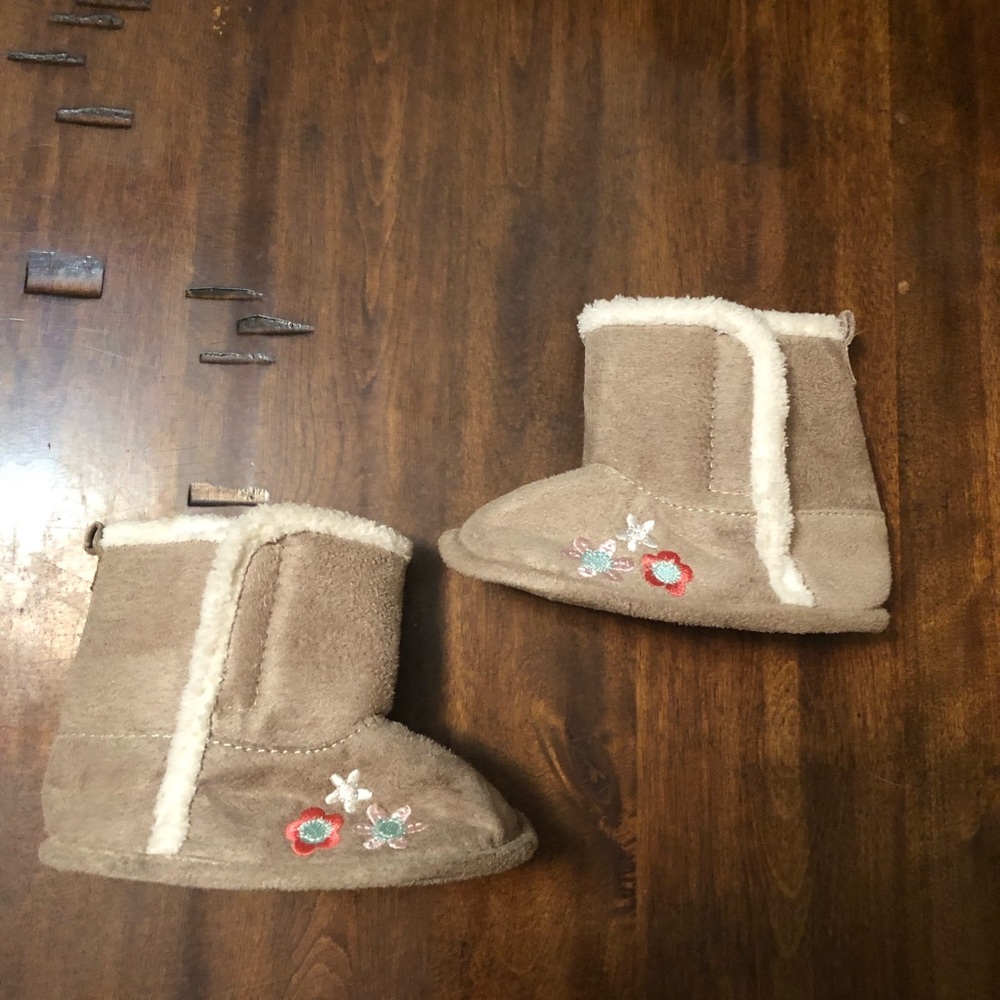 Child of Mine/Carters size 3-6 months
